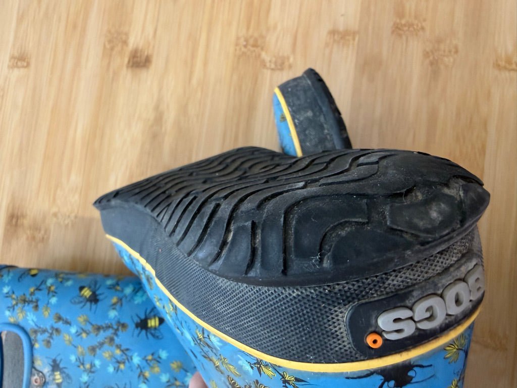 Bogs Rain Boots – Youth 5 | Blue Bee Print Yellow - Nest and Sprout-Consignment
