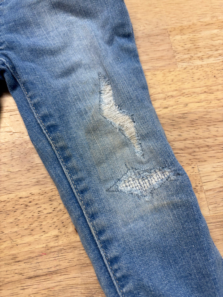Gap Distressed Jeans – 2Y play