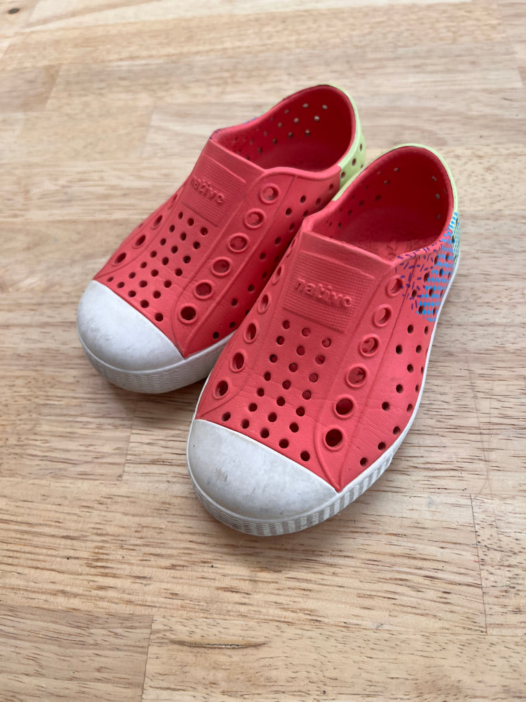 Native Shoes – Size C6