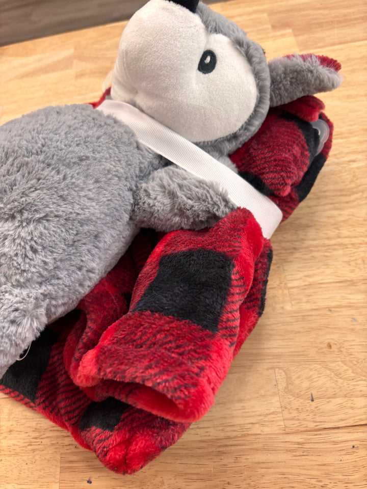 Jess + Lulu 2-Piece Snuggle Set with Wolf Print Blanket (NWT)