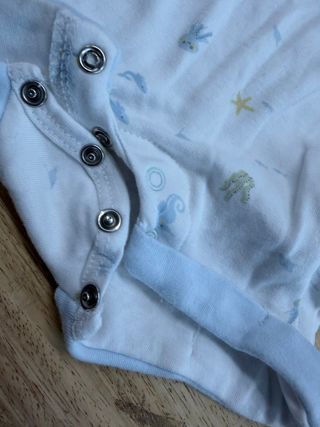 Luxe Threads Sea Animal Romper & Sunhat – 0–3M | White/Neutral Light Blue