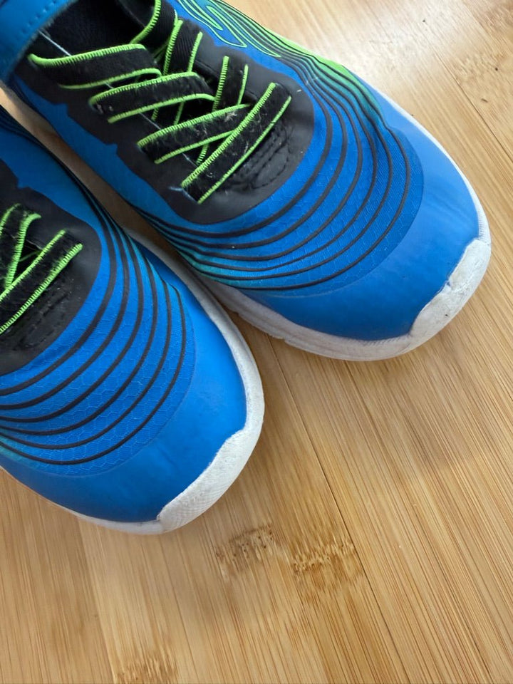 Skechers Runners – Youth 5 | Blue & Green | Play - Nest and Sprout-Consignment
