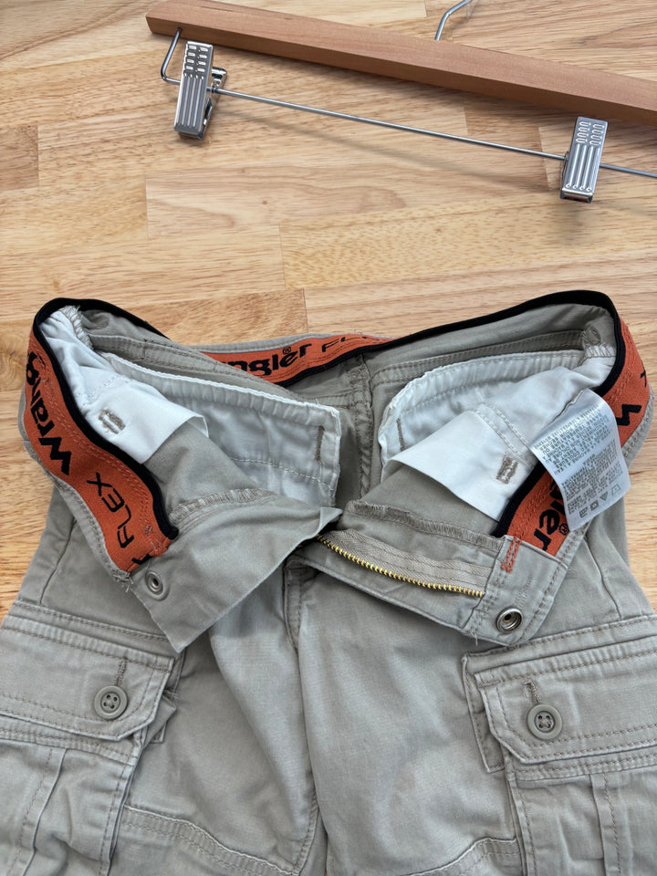 Wrangler Grey Shorts, Size 7