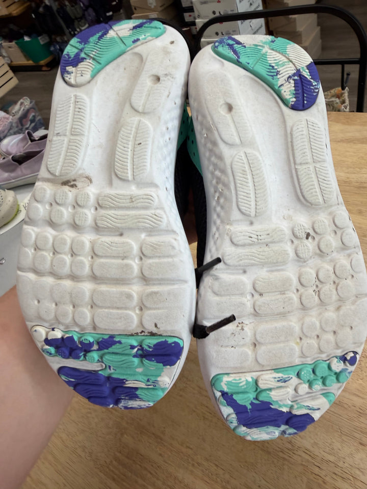 Under Armour Tie Up Shoes – Youth 4