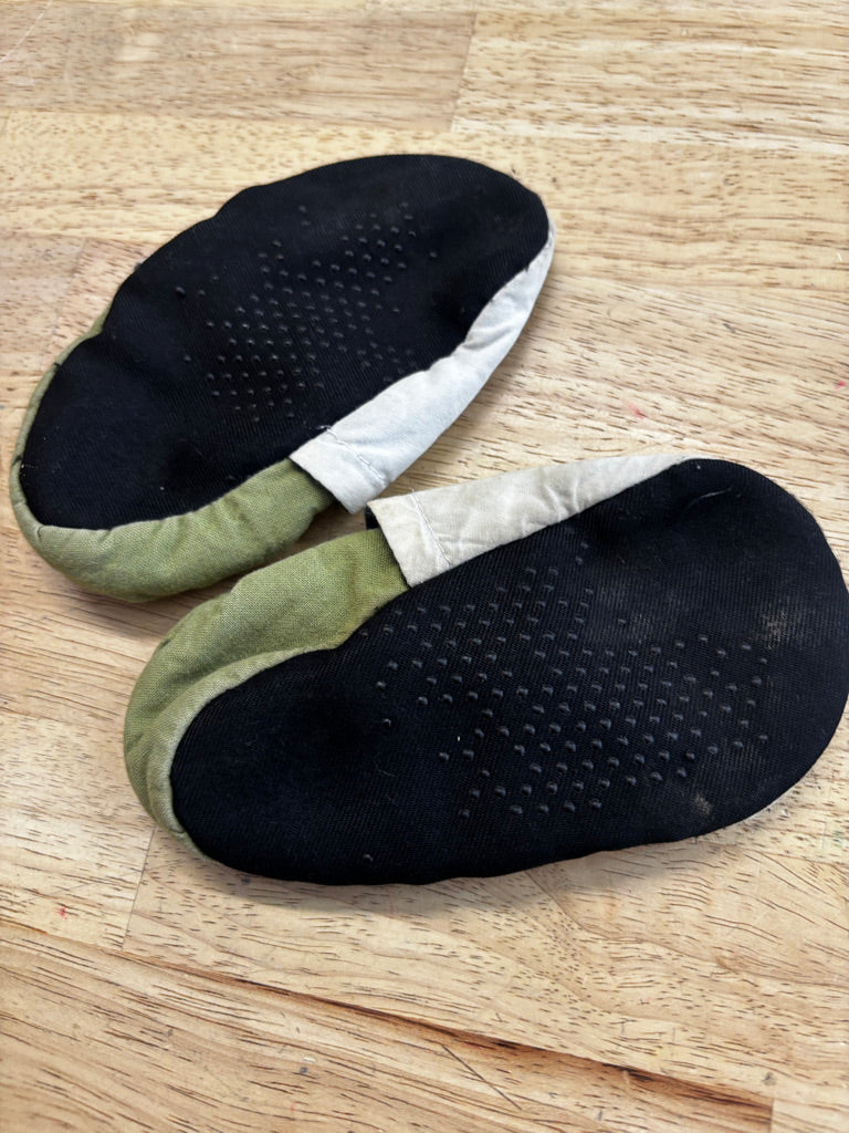 Bulldog Wrinkle Booties With Antlers | Size 18–24M