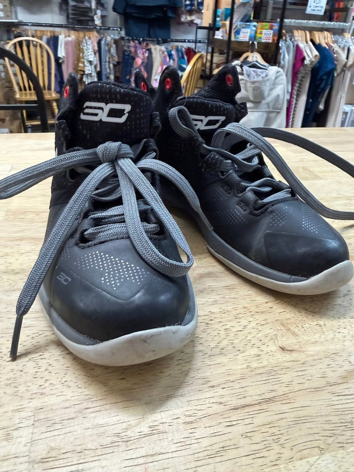 Under Armour Lace Up Sneakers – 13 | Black - Nest and Sprout-Consignment