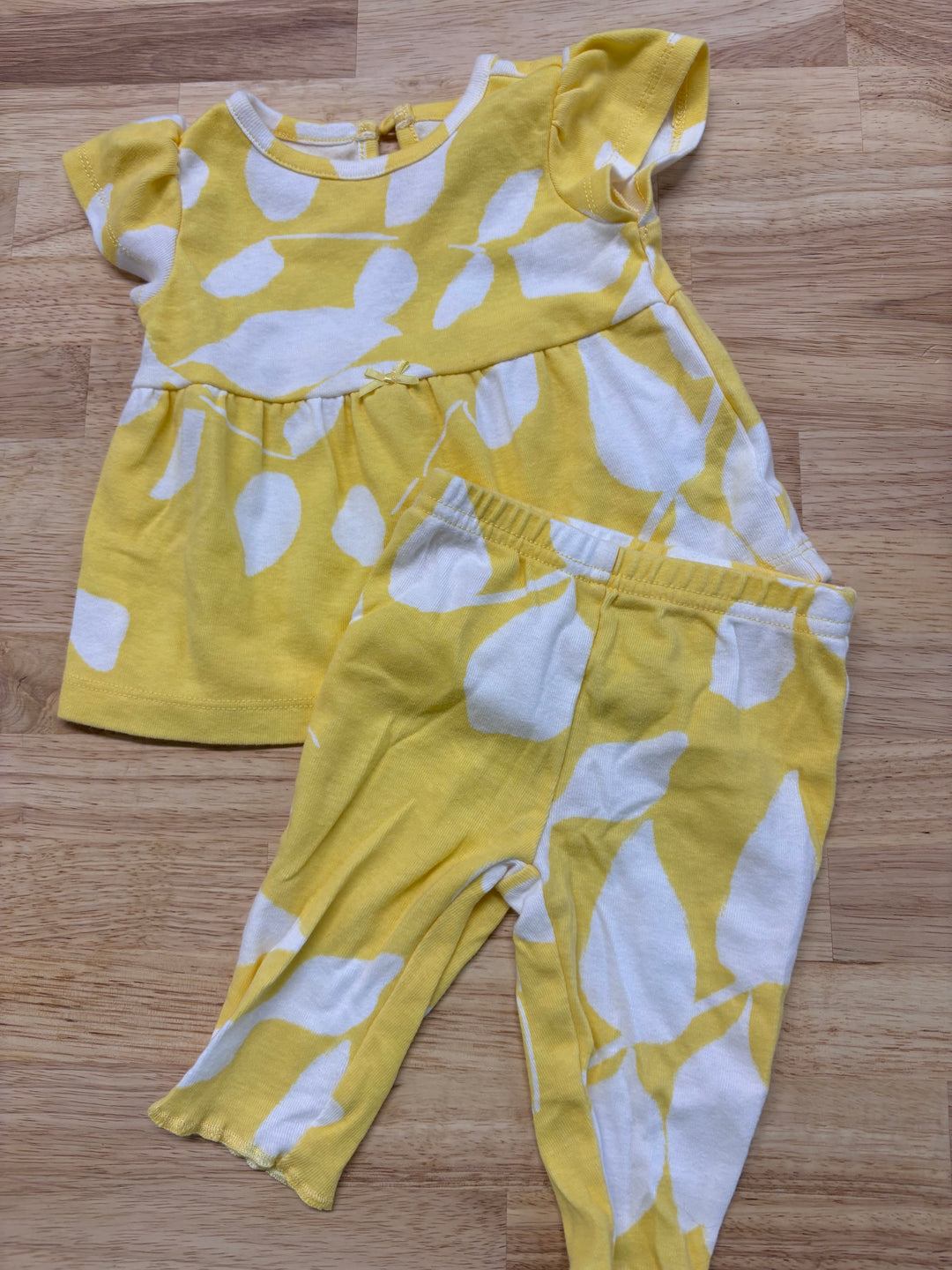 Carters 0-3 Month Set