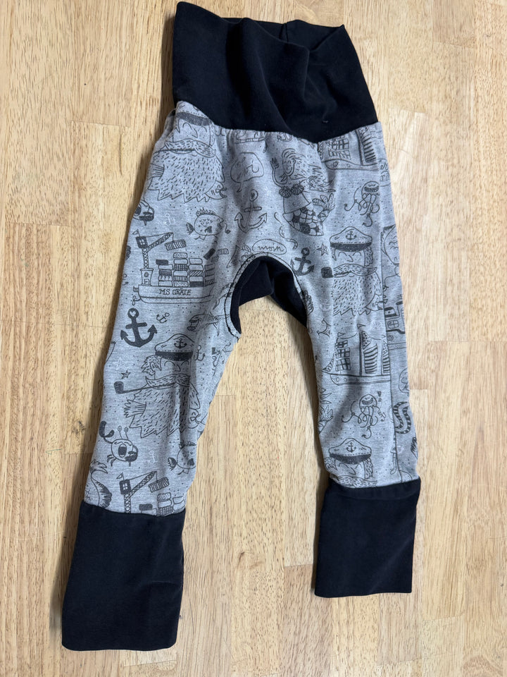 Grow With Me Pants – 3-12 mLight Grey | Black Print