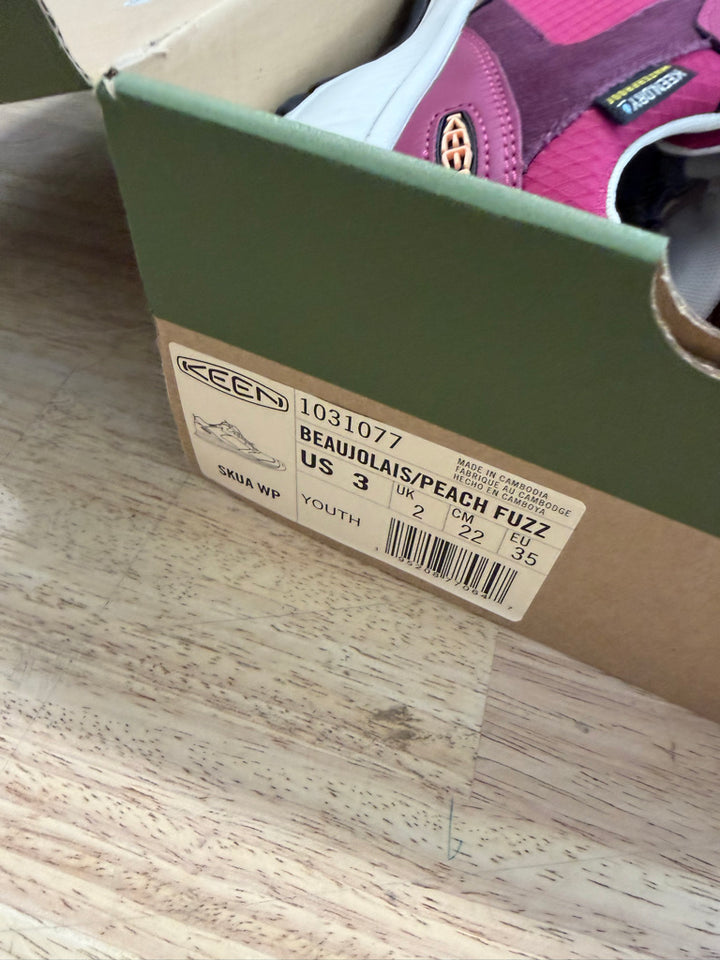 Keen Skua Waterproof Boot – Youth 3 | Beaujolais and Peach Fuzz