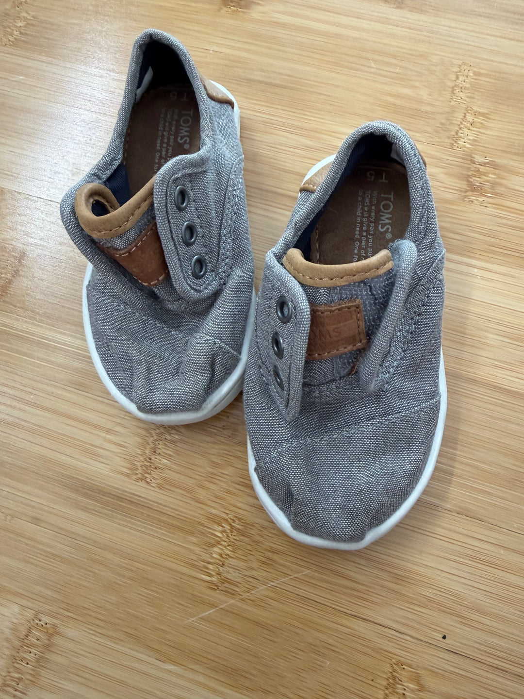 TOMS Classic Shoes – T5 (Toddler 5) | Grey