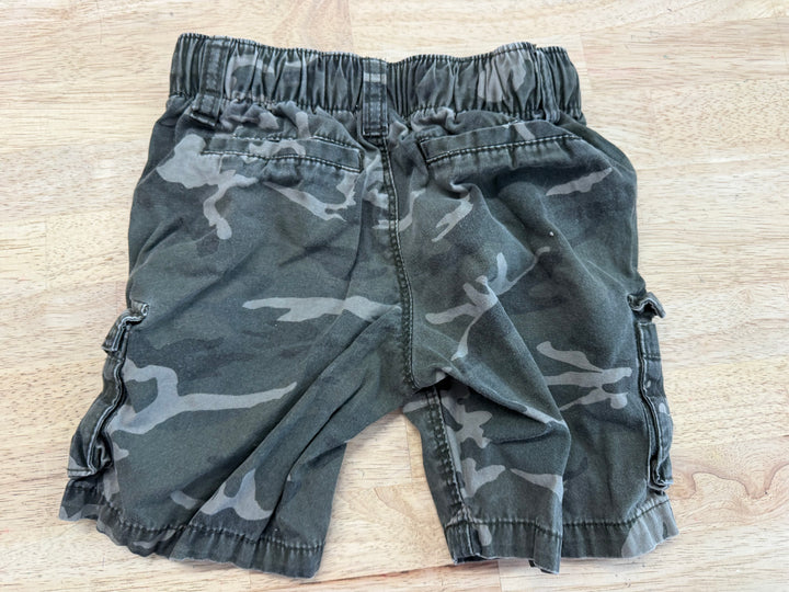 Old Navy Camo Shorts – 3T