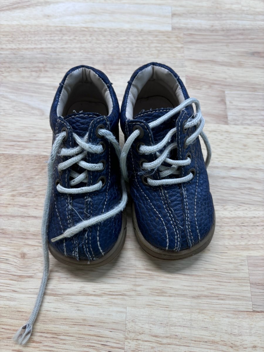 Teddy's Choice Size 5 Shoes - Nest and Sprout - Consignment