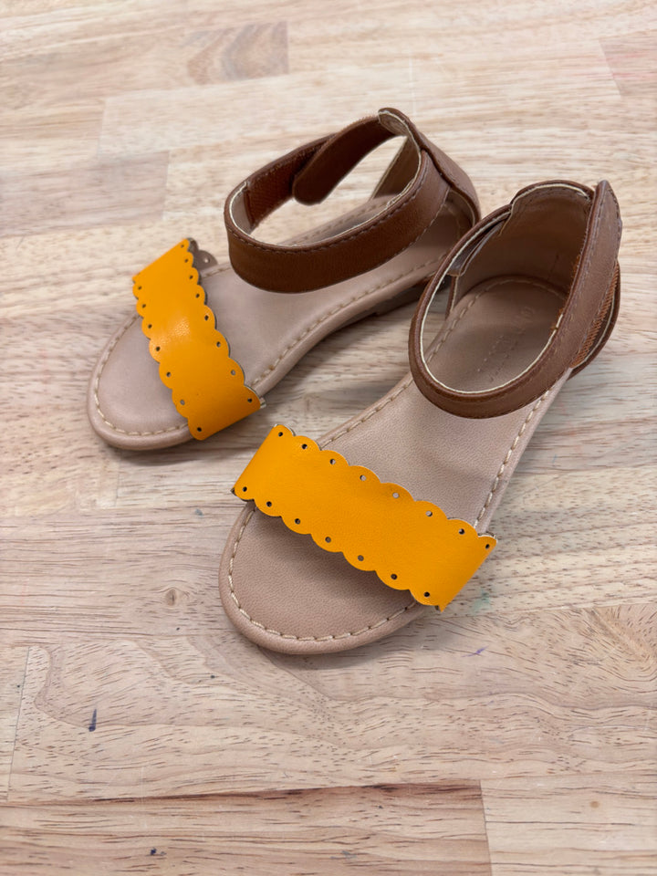 Old Navy Size 7 Sandals