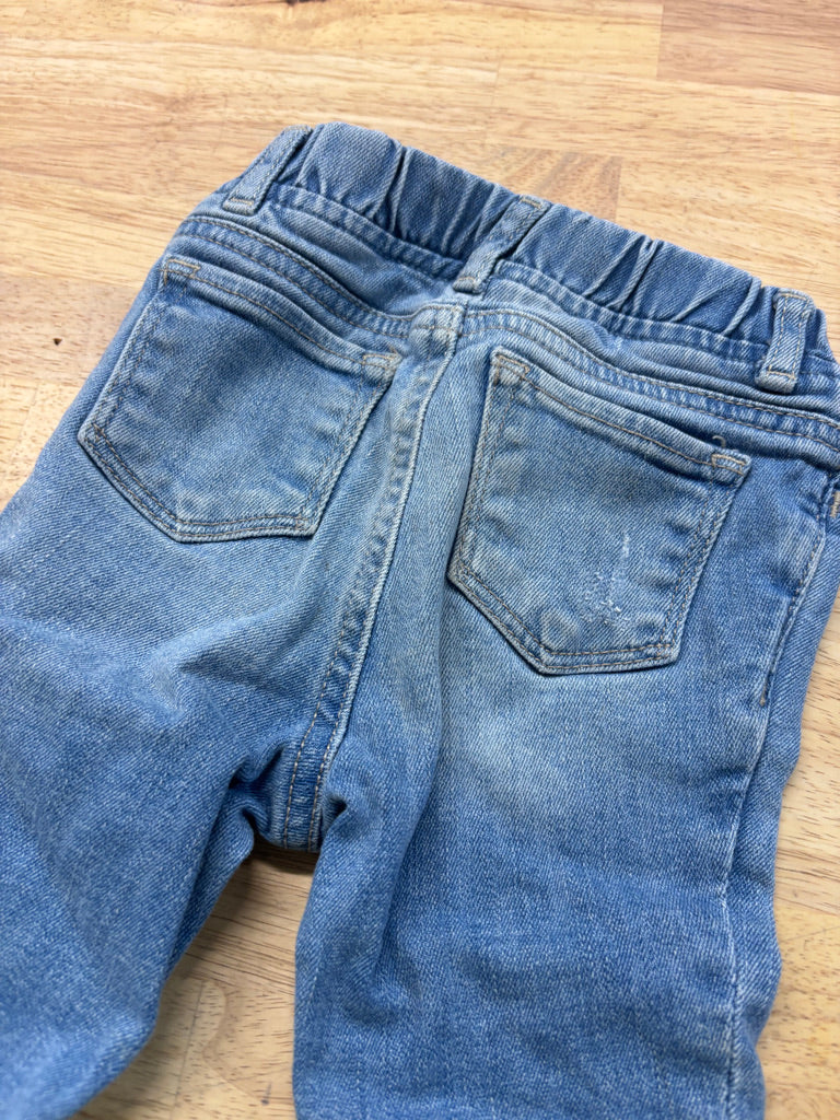 Gap Distressed Jeans – 2Y play