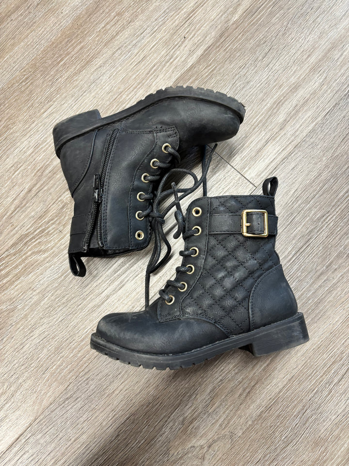 The Children’s Place Quilted Ankle Boots | Size 11