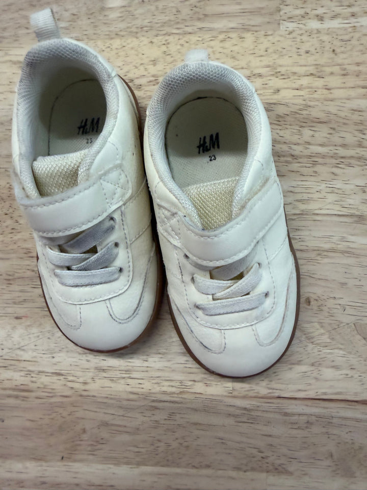 H&M Velcro Sneakers – EU 23 (US 7) | Cream