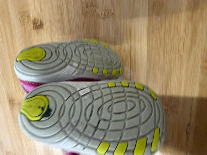 Stride Rite Pink Sneaker – 4 Est. | Tag Hard to Read - Nest and Sprout-Consignment