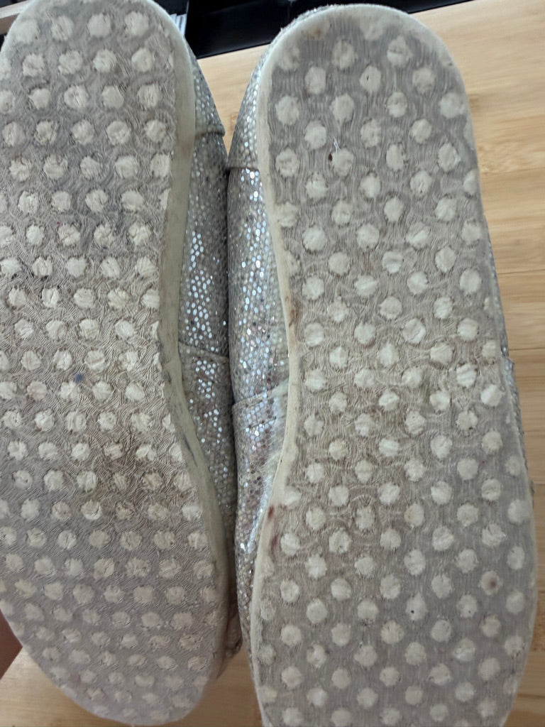 TOMS Sparkle Canvas Shoes – Youth 3 (Women's 5) | Play