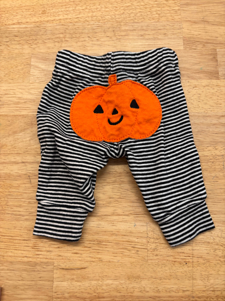Carters Leggings – Size NB (Pumpkin Bum)