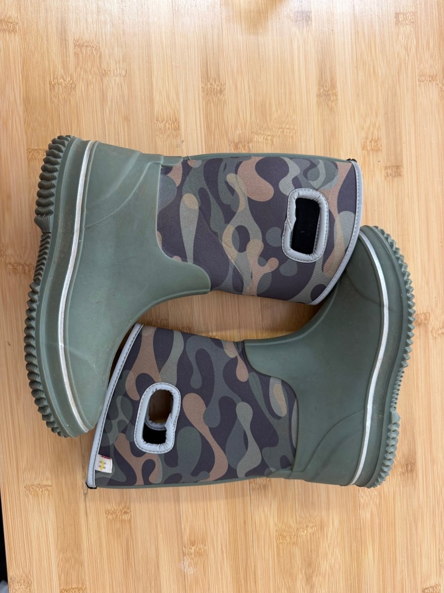 Hot Paws Neoprene Boot – Junior 2 | Camo - Nest and Sprout-Consignment