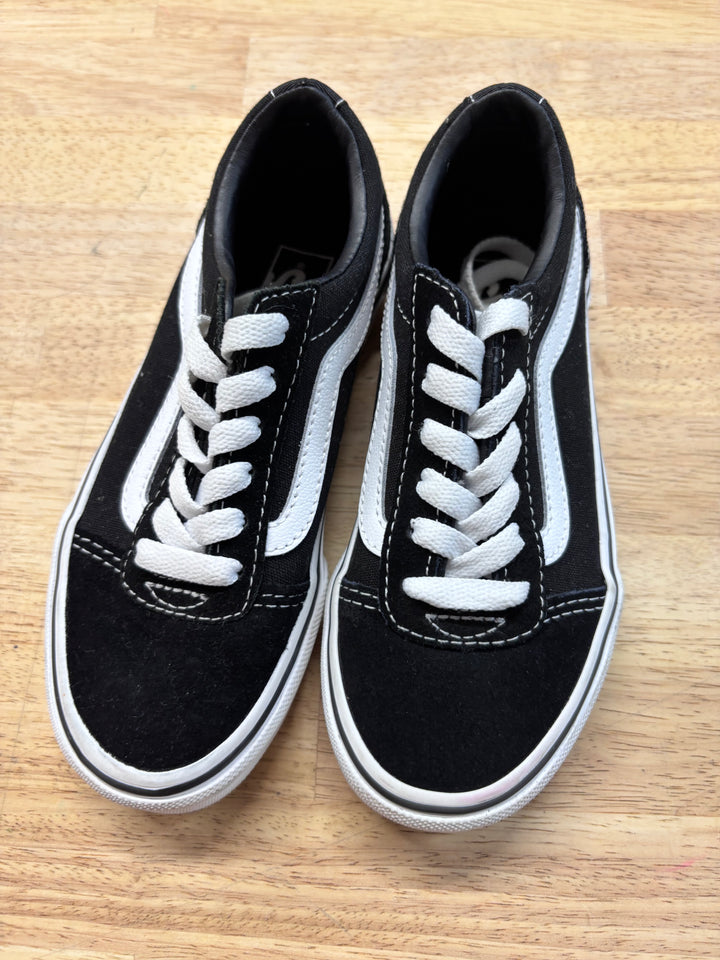 Vans Size 13 Black & White Canvas Shoes NWOT, Like New