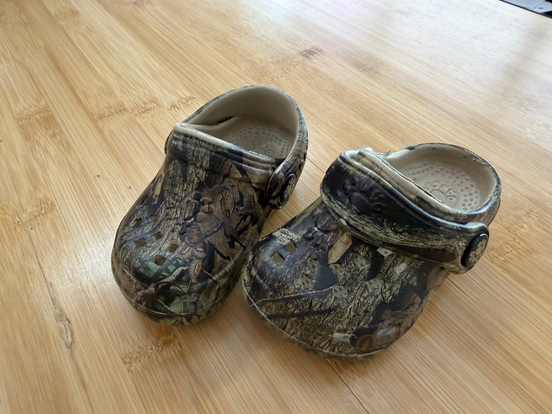 Dawgs Camo Croc-Style Shoes – 3