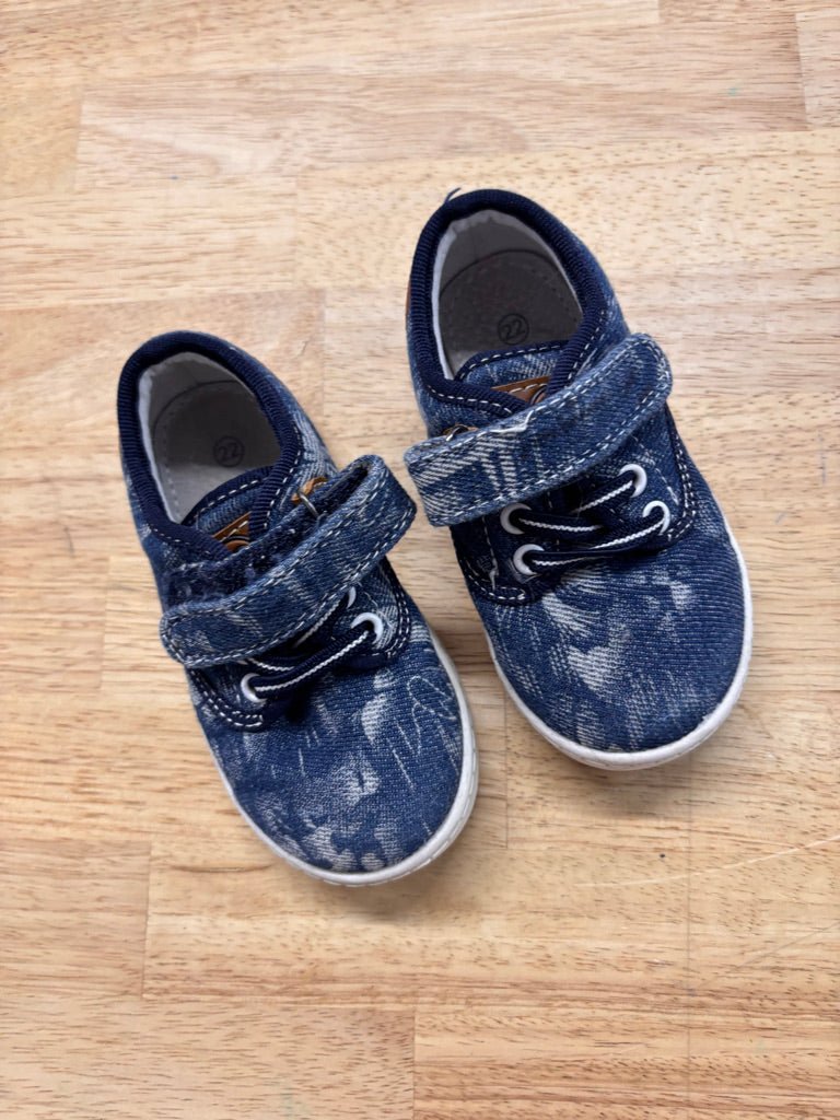 Caicadao Guimaraes Sneakers Size 22 – Faux Denim - Nest and Sprout - Consignment