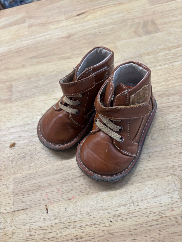 Wee Squeak Velcro Shoes – Chestnut | Size 5 - Nest and Sprout - Consignment