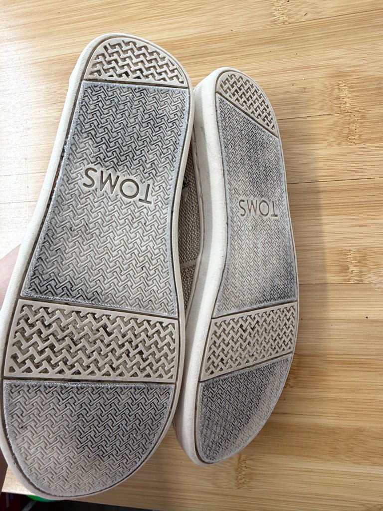 TOMS Canvas Shoes – Youth 3.5 | Bee Print - Nest and Sprout-Consignment