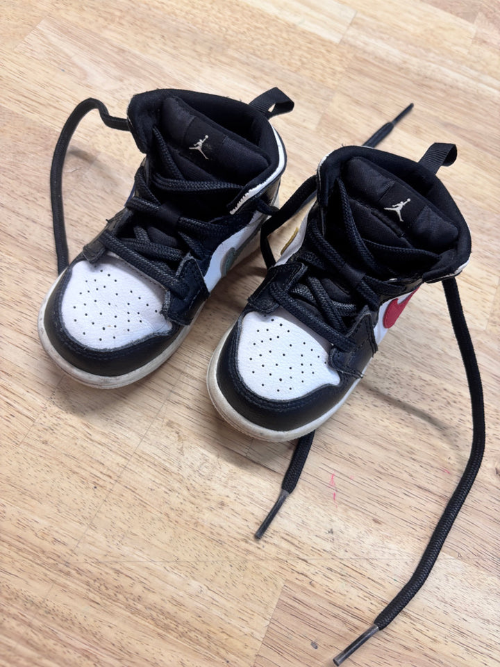 Air Jordan High Tops – 7 (Lace-Up)