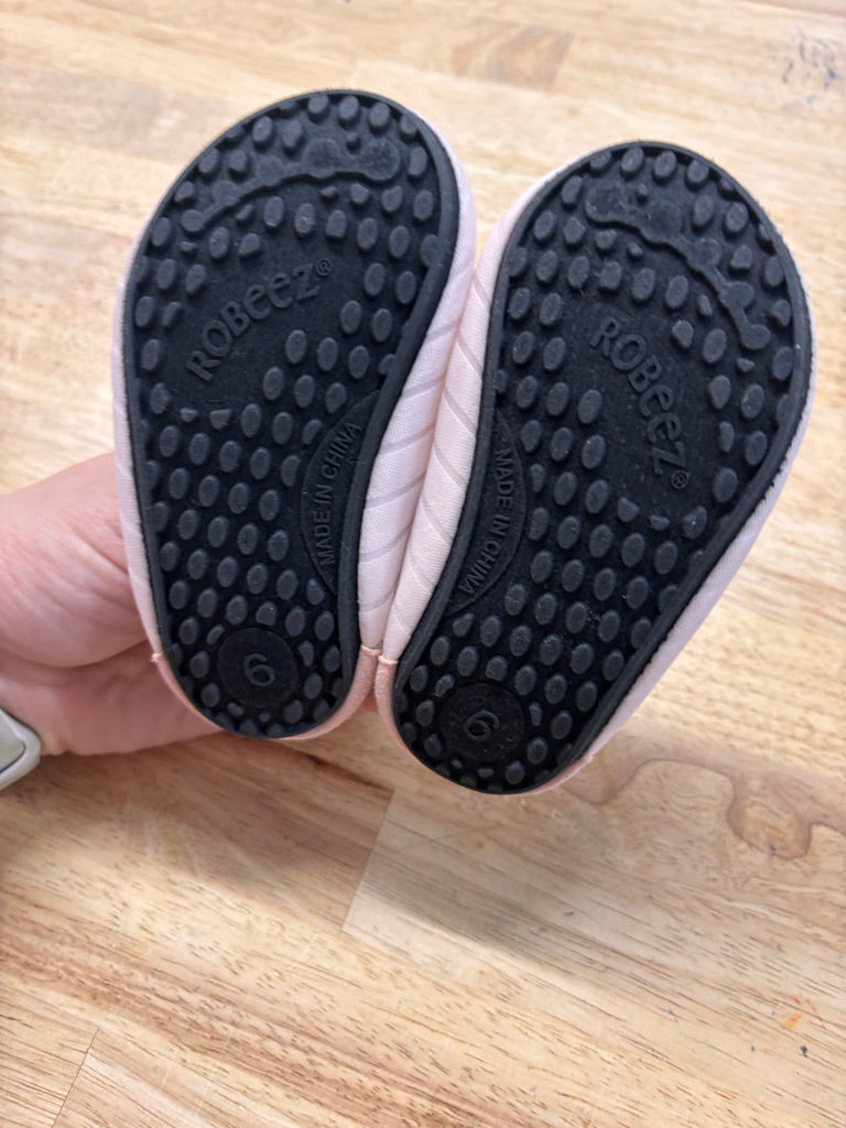 Robeez Water Shoes – Size 6 Dusty Pink