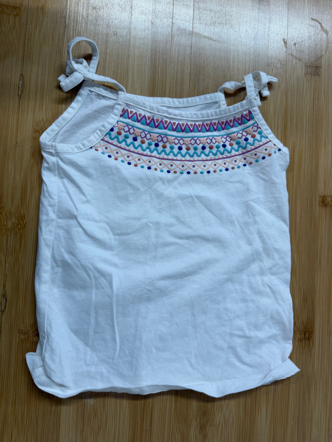 OshKosh Tank Top – 5T | White Decorative Neckline Graphic