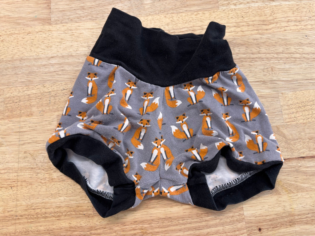 Fox Print Grow-With-Me Shorts – Size 3–12M (Est.)