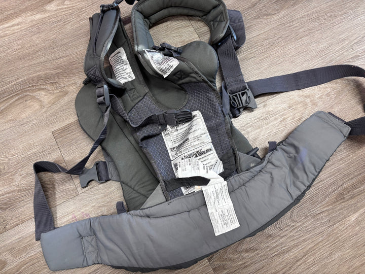 Infantino Carry-On Multi-Pocket Carrier