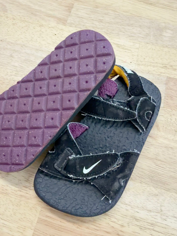 Nike Sandals – 6 | Black Strappy Velour