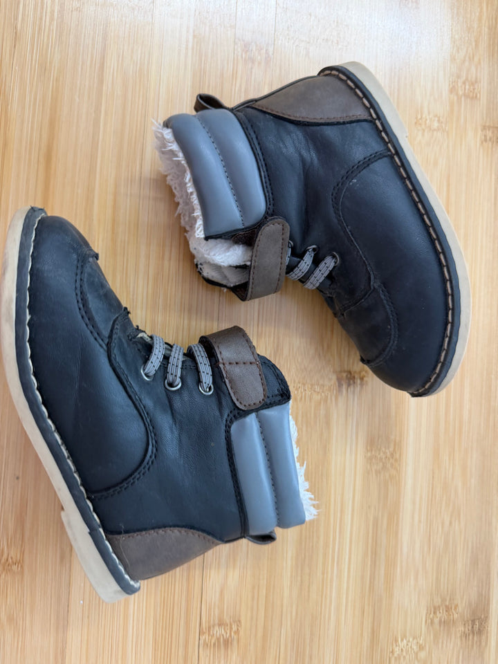Joe Fresh Ankle Boots – 9 | Fuzzy-Lined Brown & Black