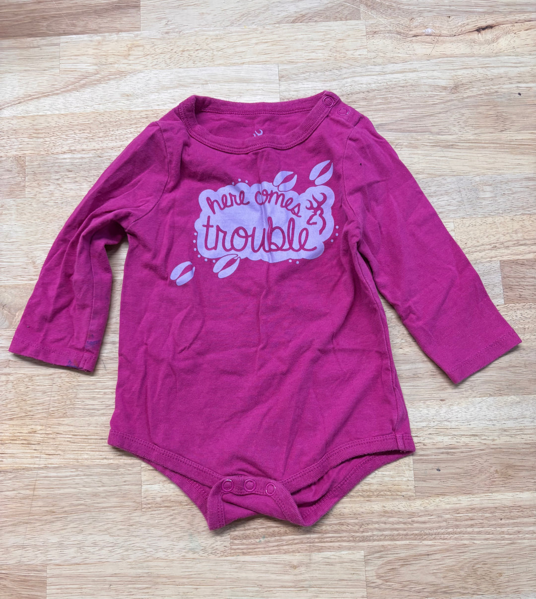 Browning Bodysuit – 12M Pink “Here Comes Trouble” (Play)