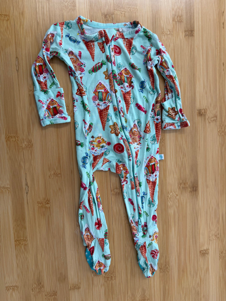 Posh Peanut Footed Sleeper – 0–3M | Mint Gingerbread House Allover Print