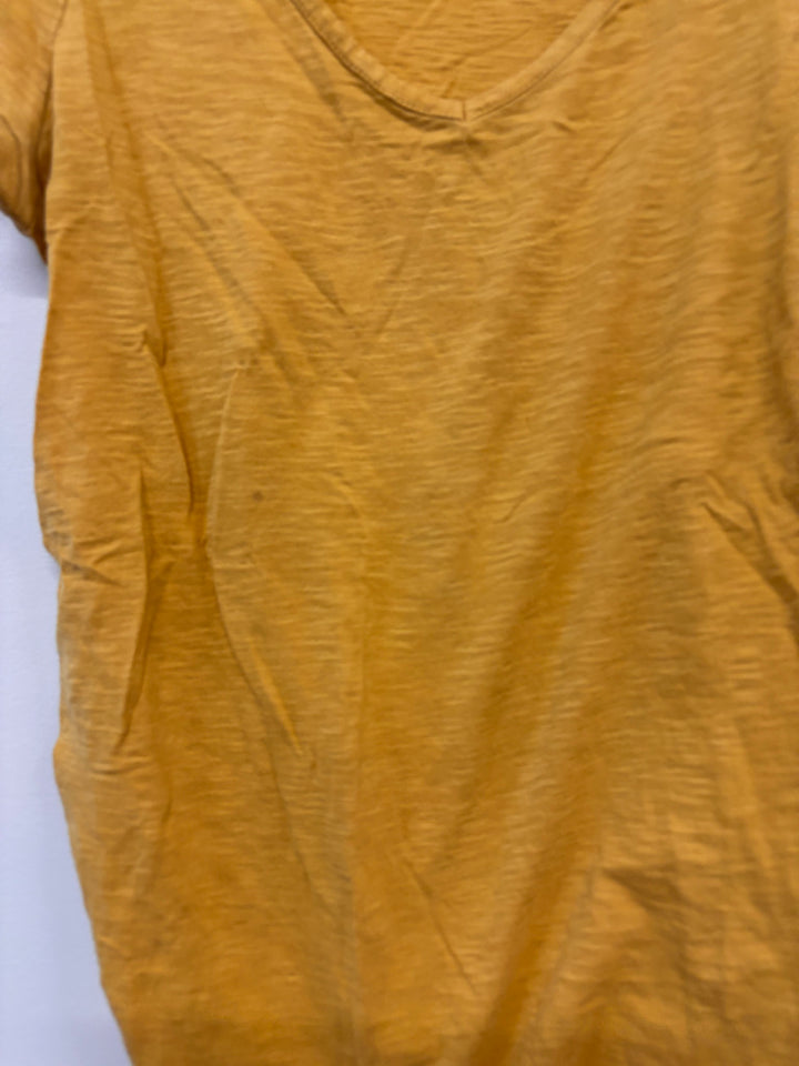 Motherhood Maternity Tee – Size M Yellow play