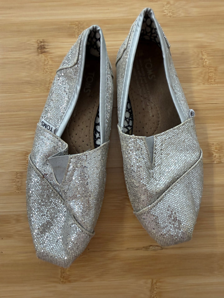 TOMS Sparkle Canvas Shoes – Youth 3 (Women's 5) | Play
