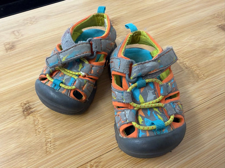 George Shark Print Sandals – 3 | Orange & Grey - Nest and Sprout-Consignment