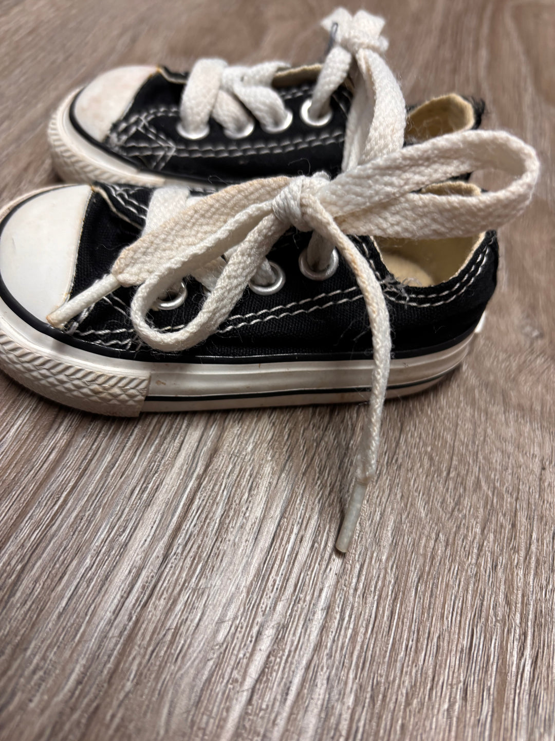 converse Shoes – Size 2