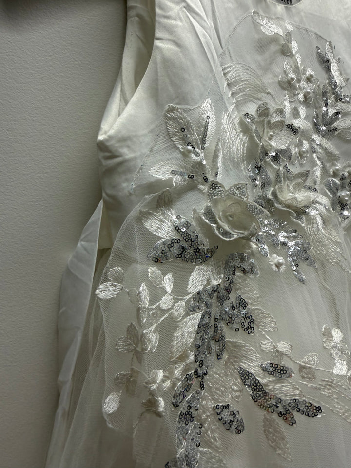 Lenefu Dress – Size 140 | White Sequin & Tulle