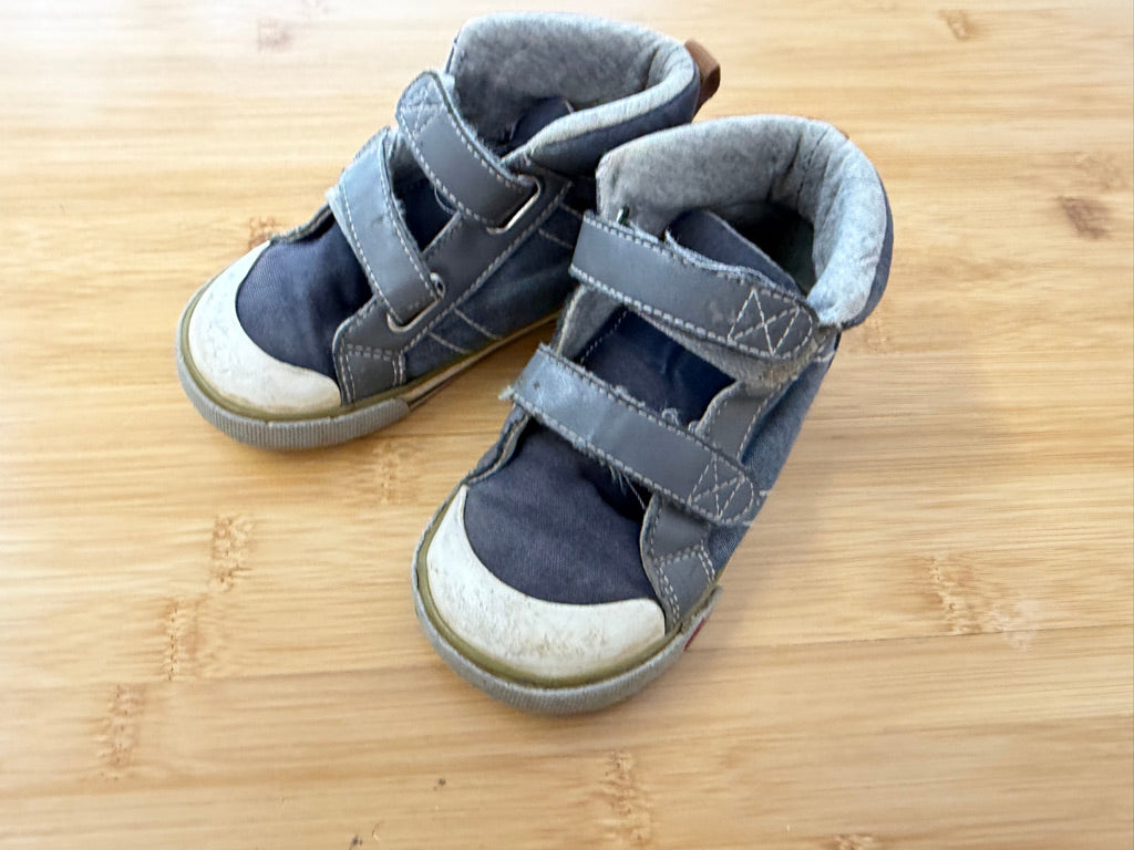 See Kai Run High Tops – 8 | Charcoal Grey | Play