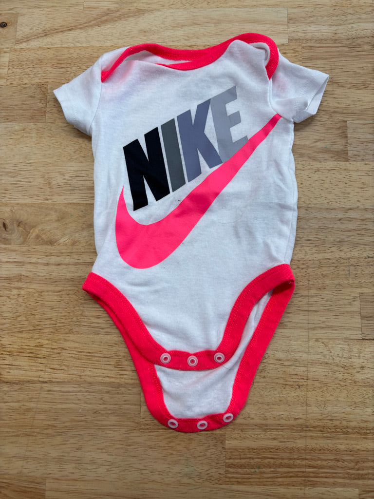 Nike Bodysuit – Size 0–6M (White/Pink Swoosh)