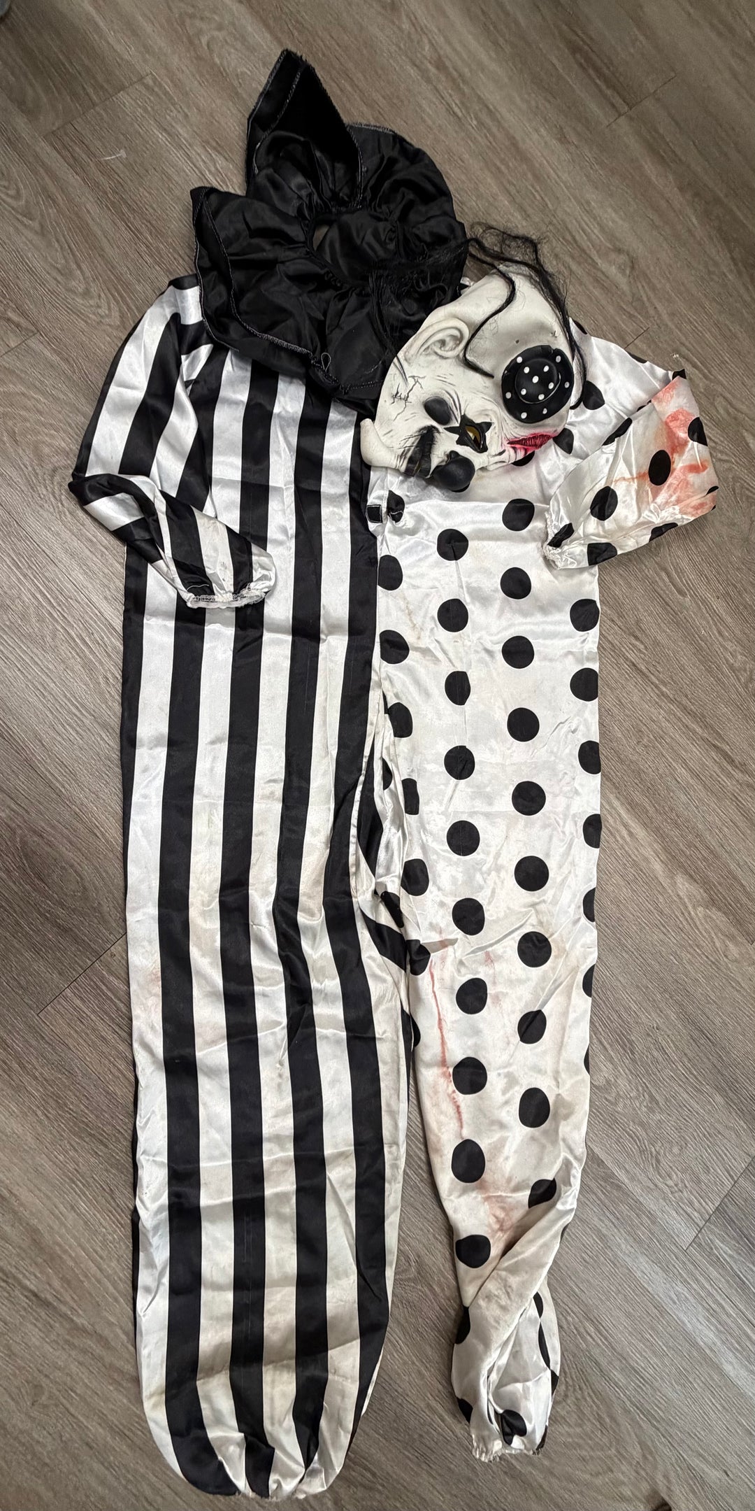 Clown Death Costume – 8/10