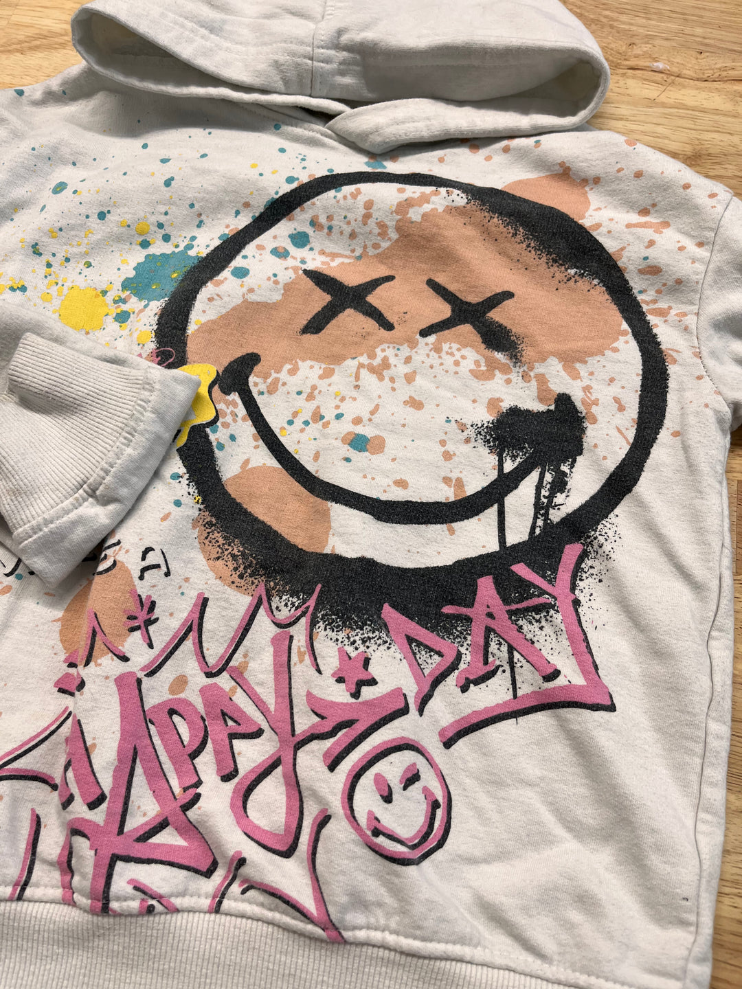 SmileyWorld Graffiti Hoodie – IMPERFECT 7/8Y