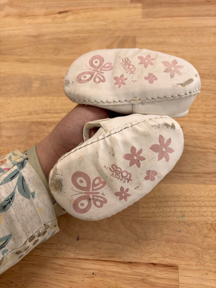 Teeny Toes Size 4 Moccasin-Style Shoes WEll Loved