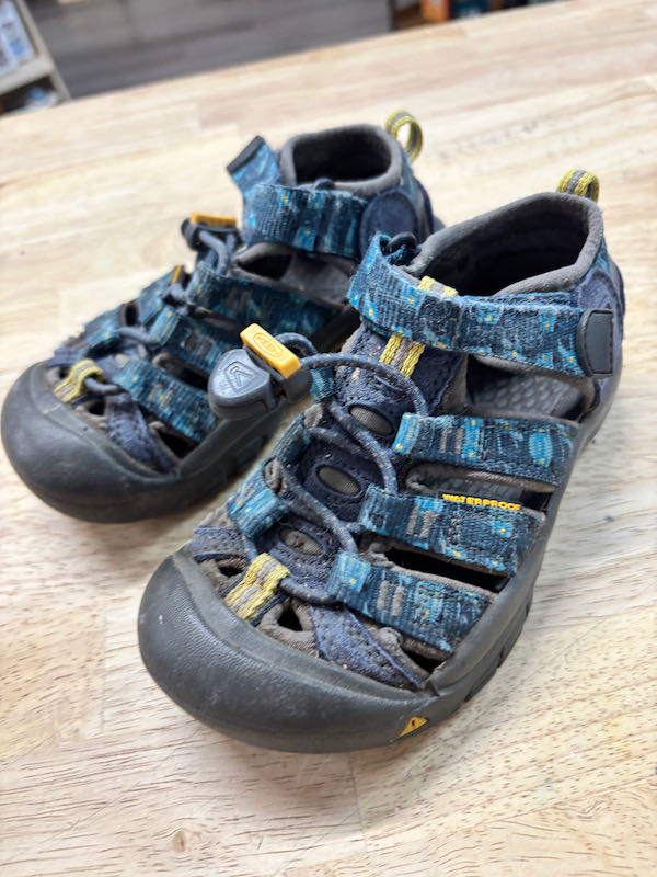 Keen Closed-Toe Sandals | Size 10