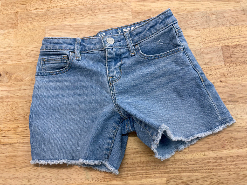 Gap Midi Shorts 7Y – Light Wash like new